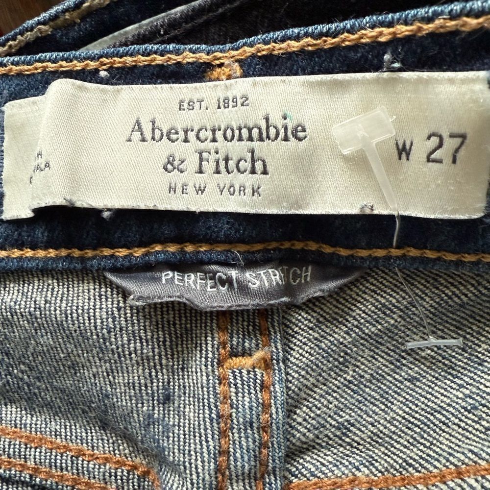 Abercrombie & Fitch Denim Blue Women's Shorts size 27 - Picture 3 of 6